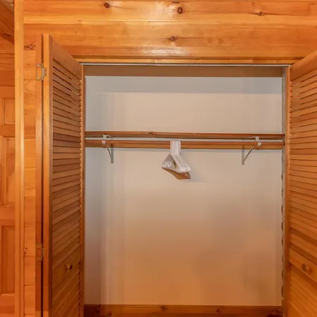 Treetops Cabin Easy To Asheville With Fast Wifi And Great View Swiss Exterior photo